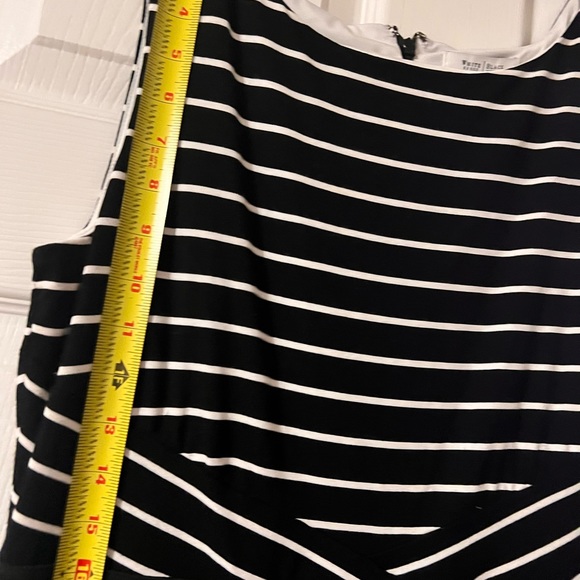 Like New from White House Black Market worn only 2 times - Picture 2 of 4